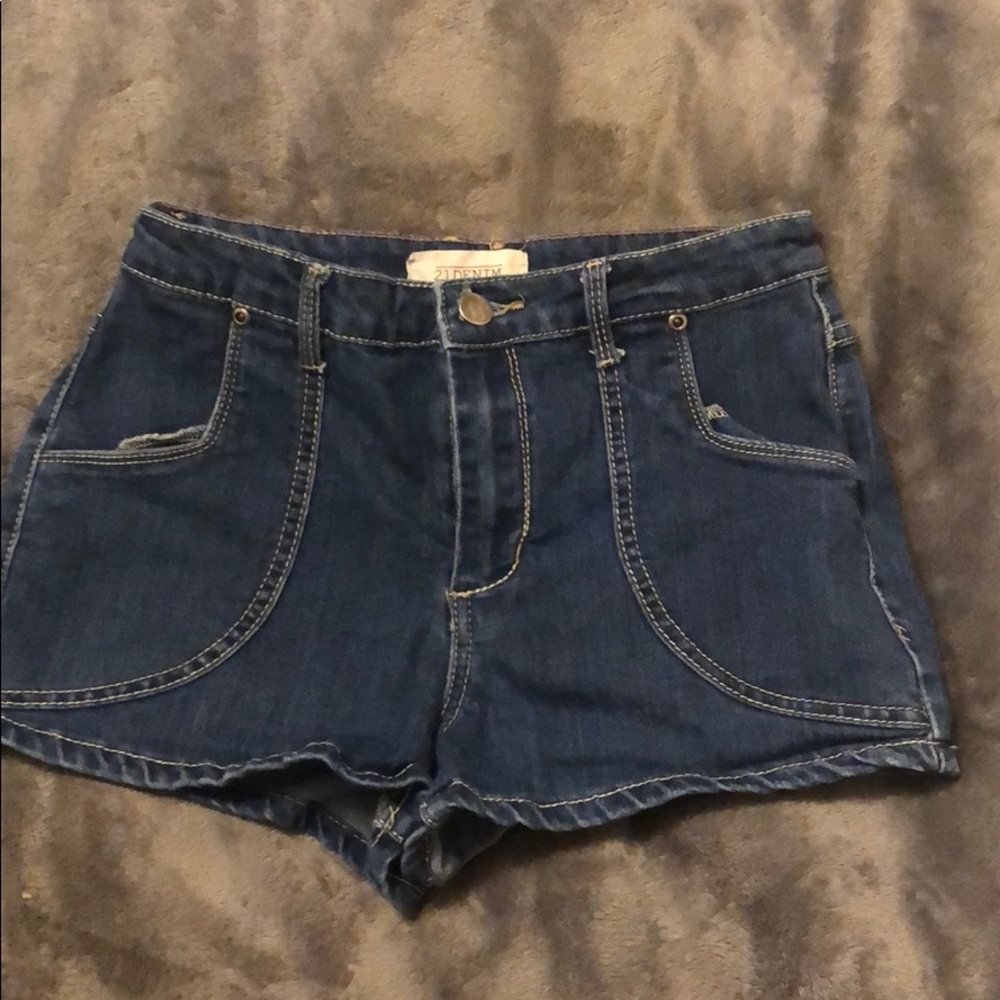 Forever 21 blue denim shorts 😍